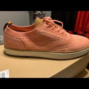 Womens pink casual shoes